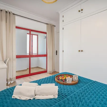 Hostwise - Elegant & Stylish Flat W/ Balcony * Portimão