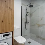 Hostwise - Elegant & Stylish Flat W/ Balcony Lägenhet Portimão